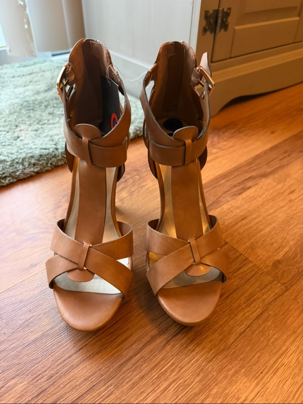 Guess heels